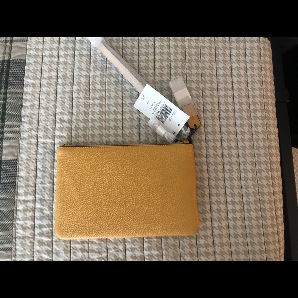 Coach wristlet, Large NWT honeycomb yellow w/pewter hardware - Picture 8 of 13